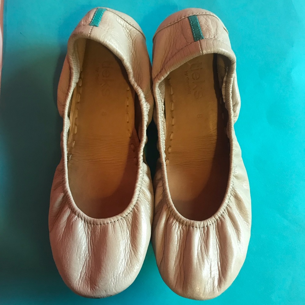 Taupe Tieks!